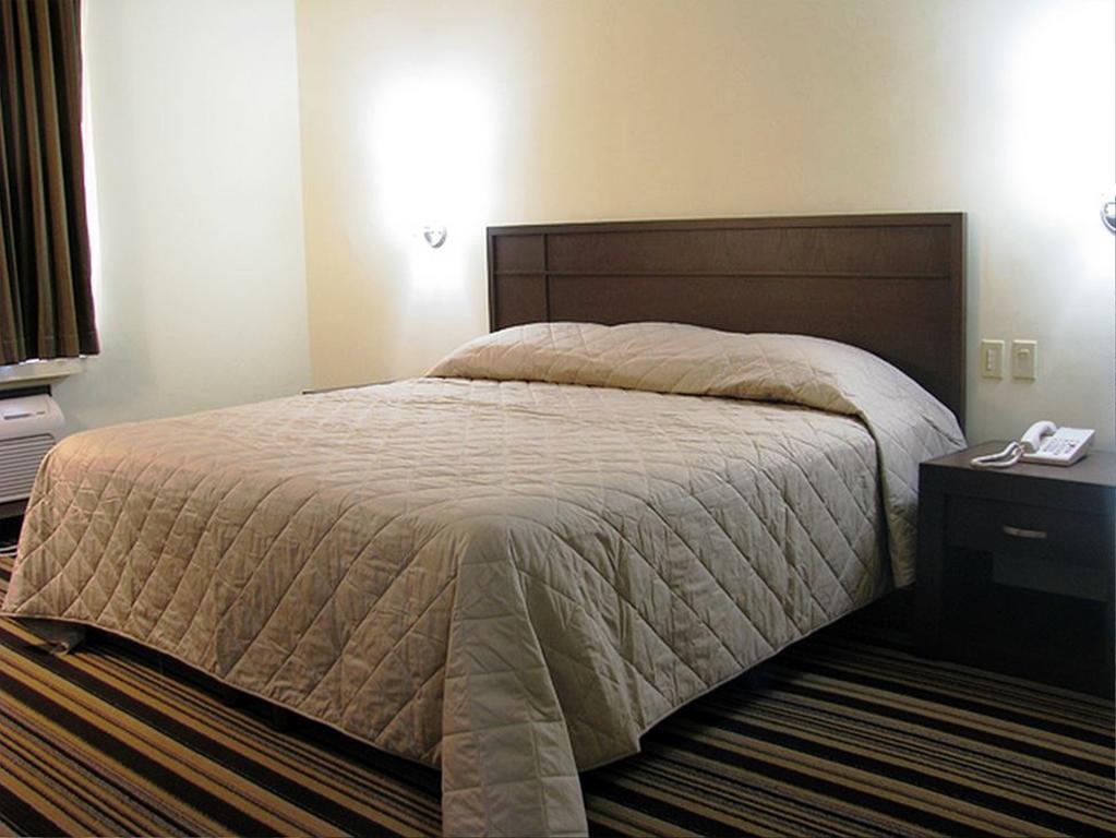 Hotel Alameda Express Matamoros Szoba fotó