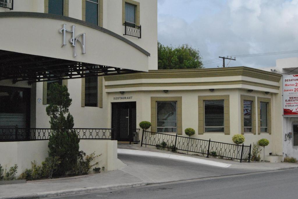 Hotel Alameda Express Matamoros Kültér fotó