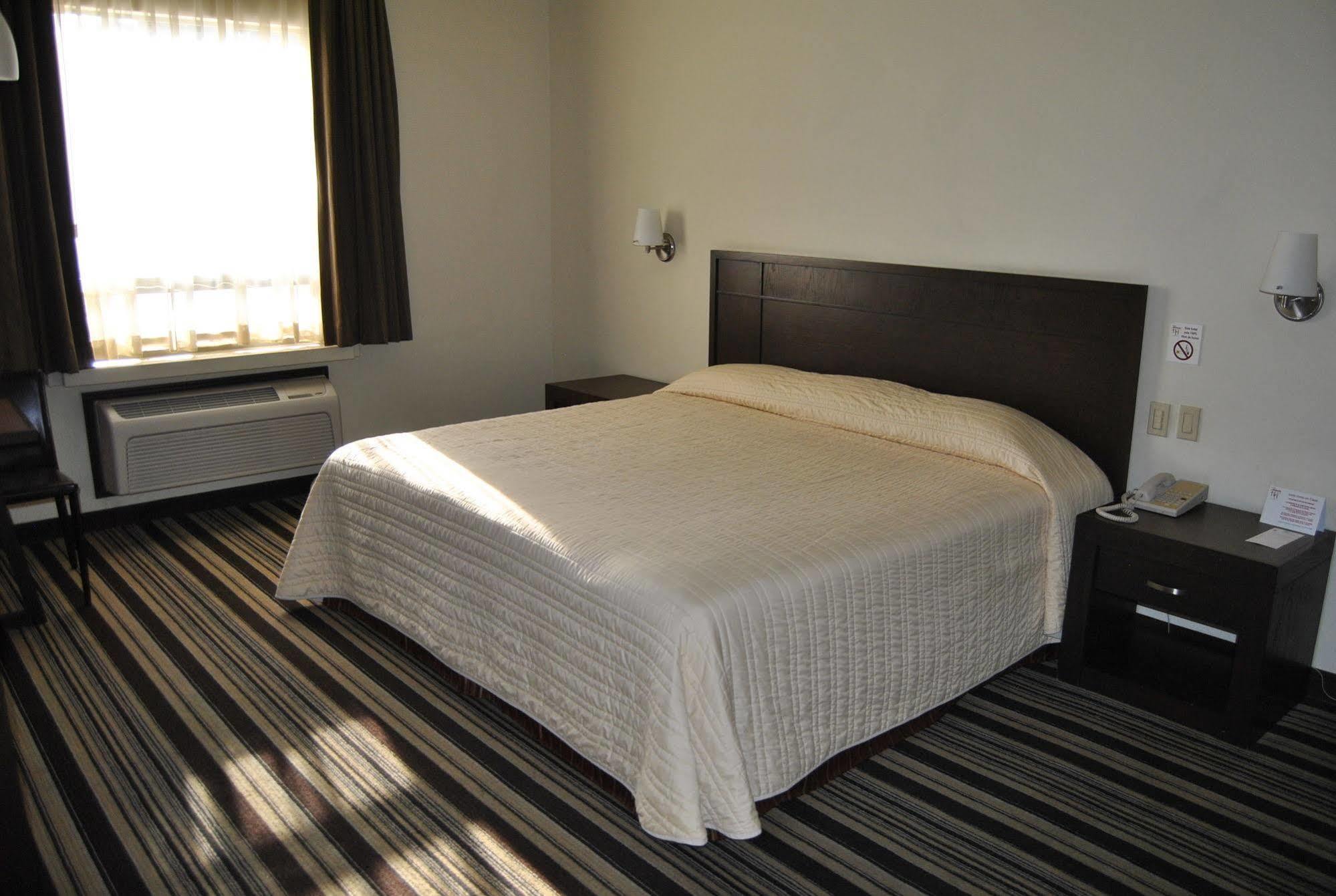 Hotel Alameda Express Matamoros Kültér fotó